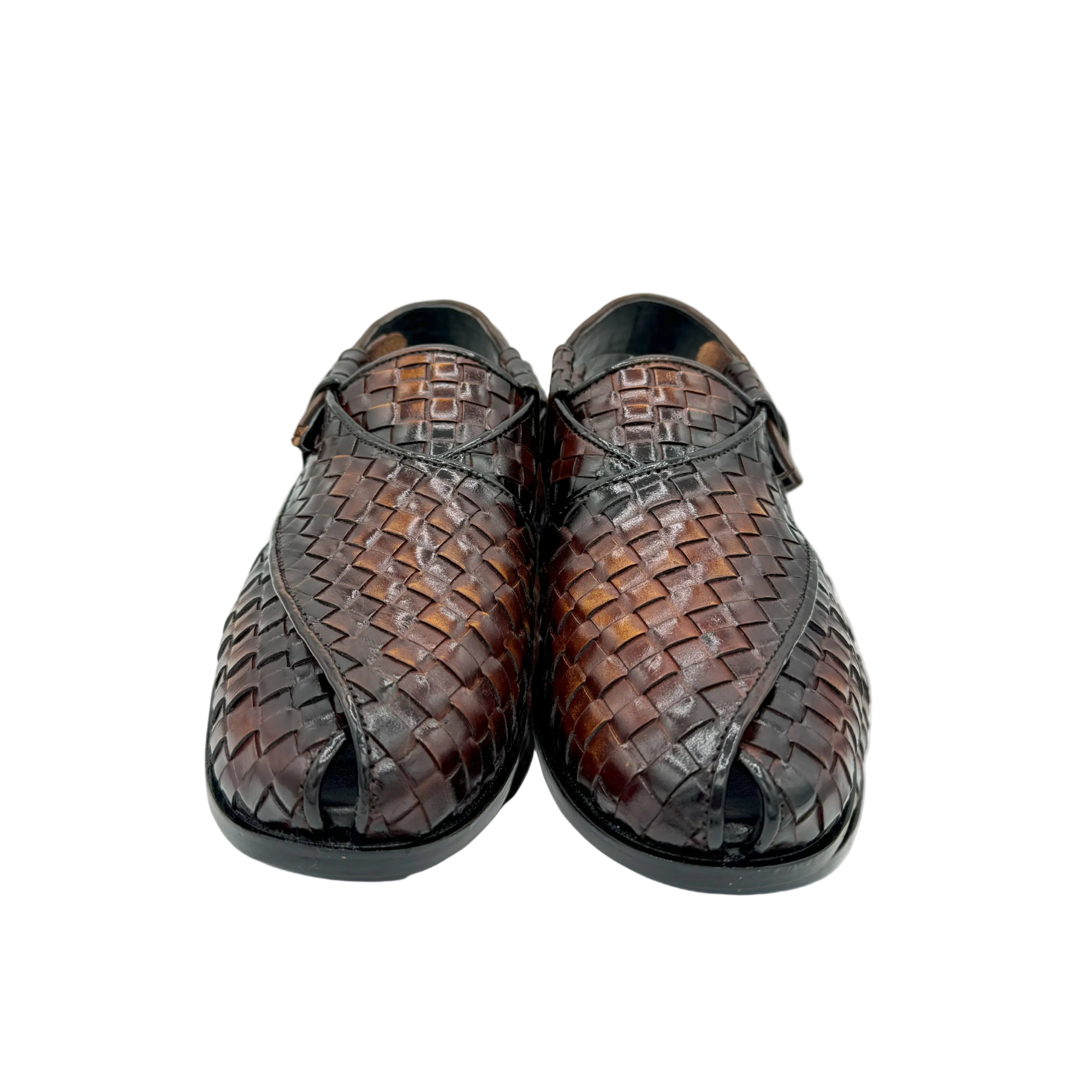 The Handwoven Leather Peshawari Chappal – A Blend of Tradition & Craftsmanship
