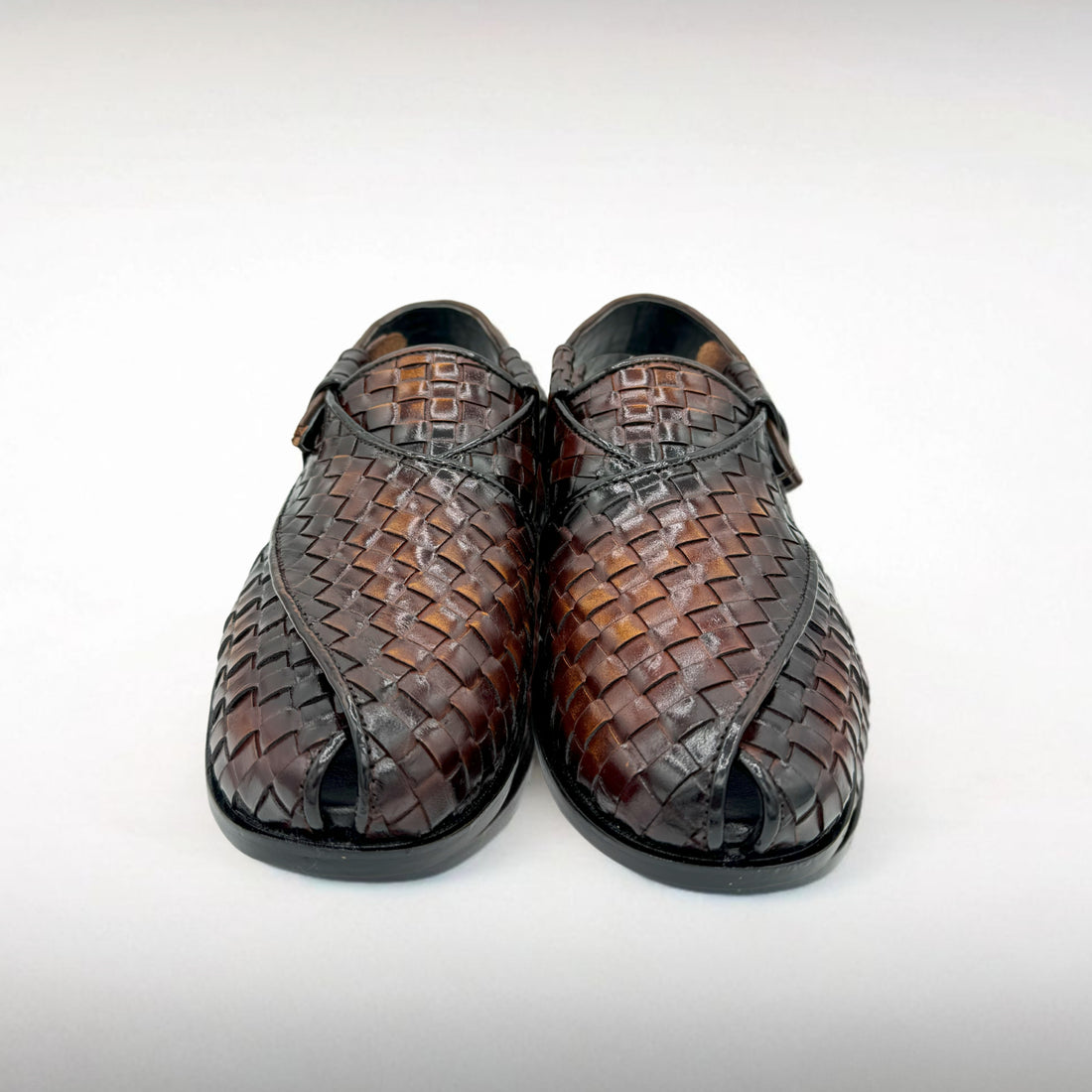 The Handwoven Leather Peshawari Chappal – A Blend of Tradition & Craftsmanship