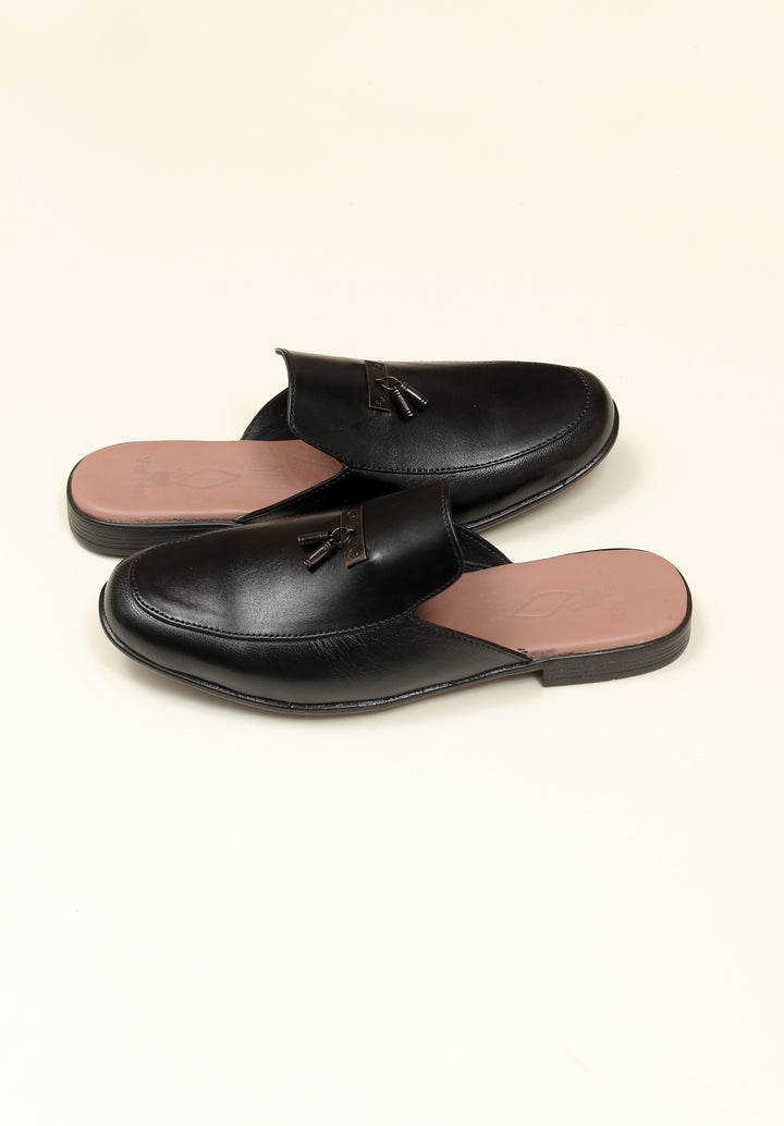 The Black Leather Mules – Timeless Elegance & Comfort