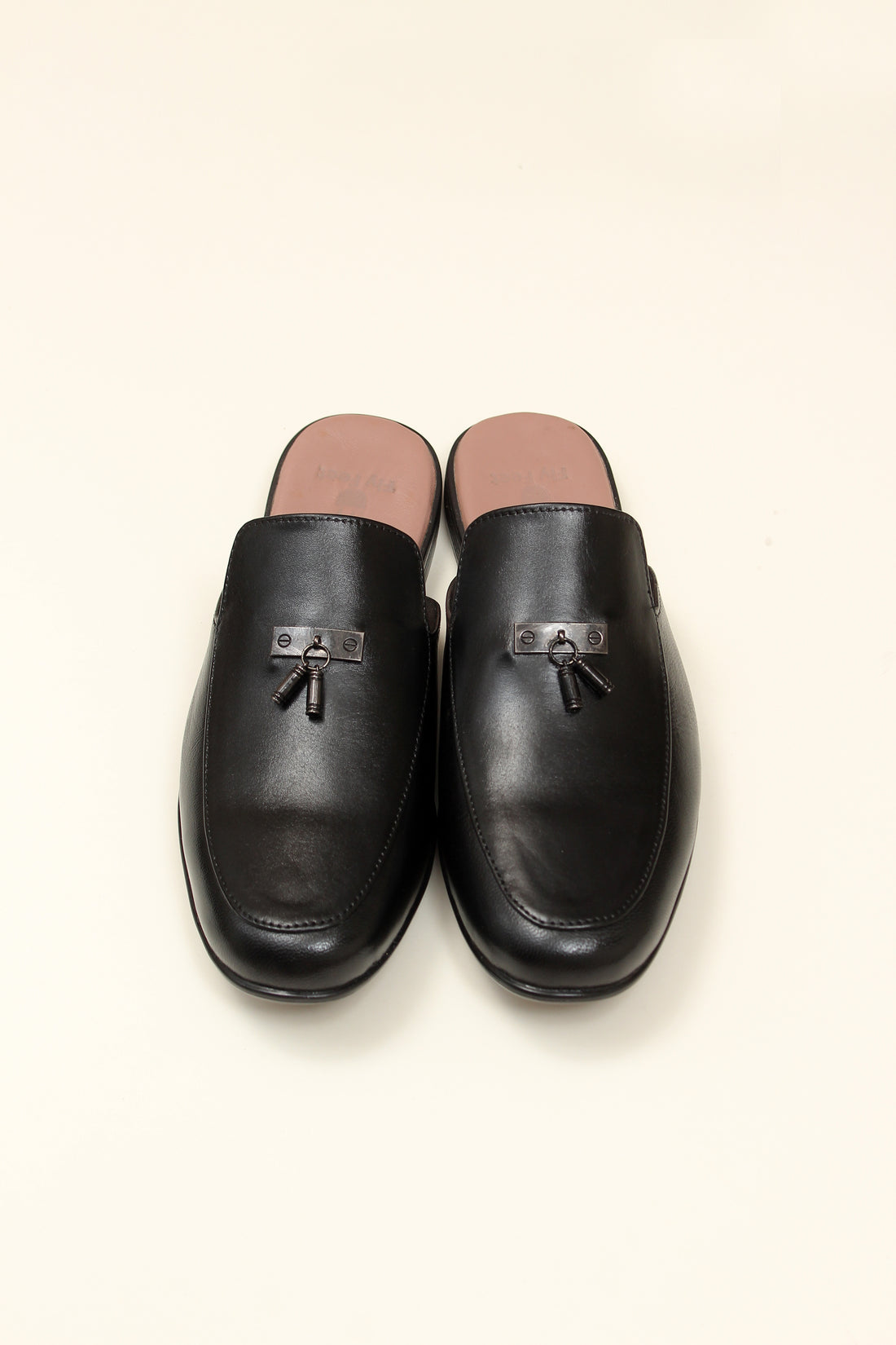 The Black Leather Mules – Timeless Elegance & Comfort