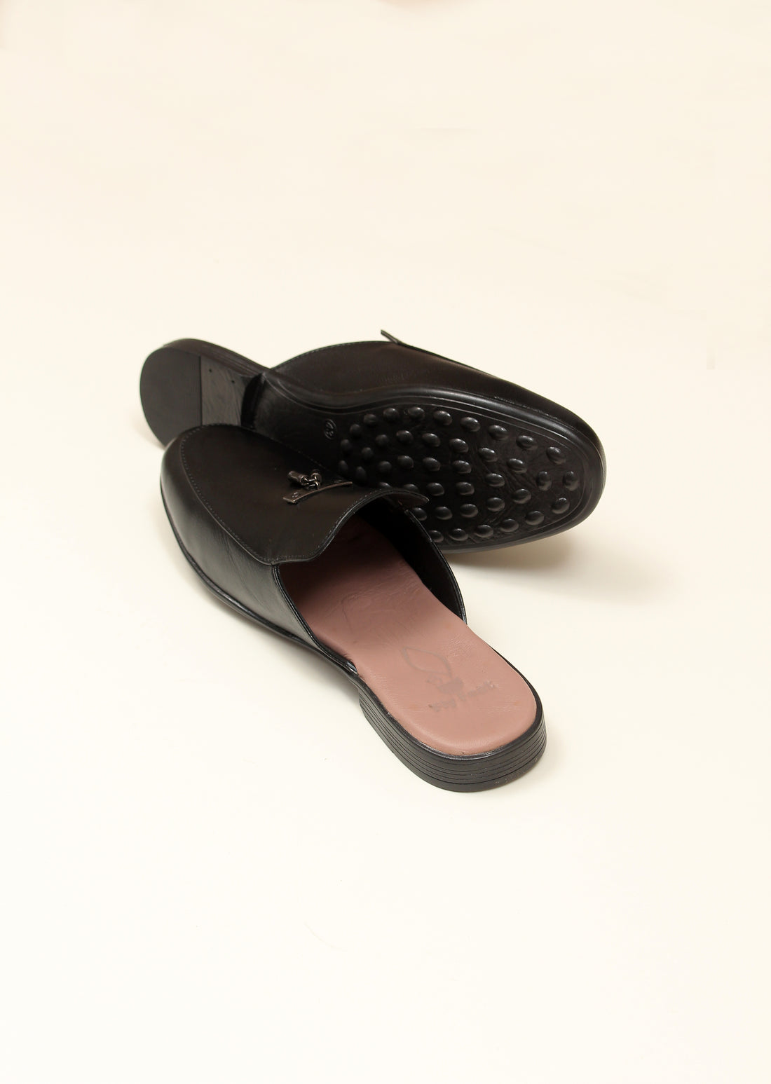 The Black Leather Mules – Timeless Elegance & Comfort