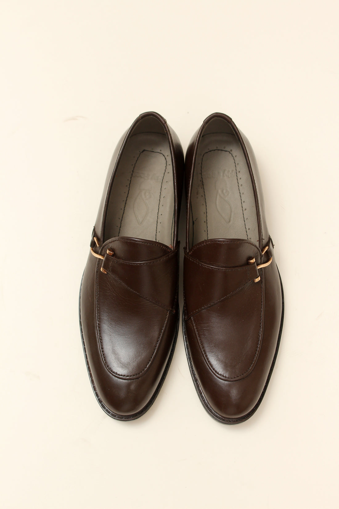 The Black Leather Masterpiece – Luxury & Elegance